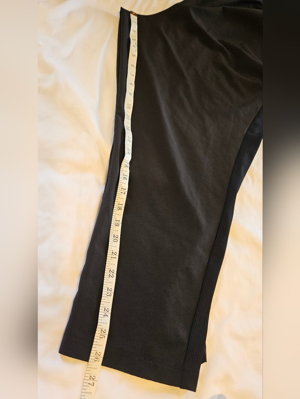 Lane Bryant LIVI Black Cropped Jogger Pants Size 2X (18/20) - Picture 8 of 8